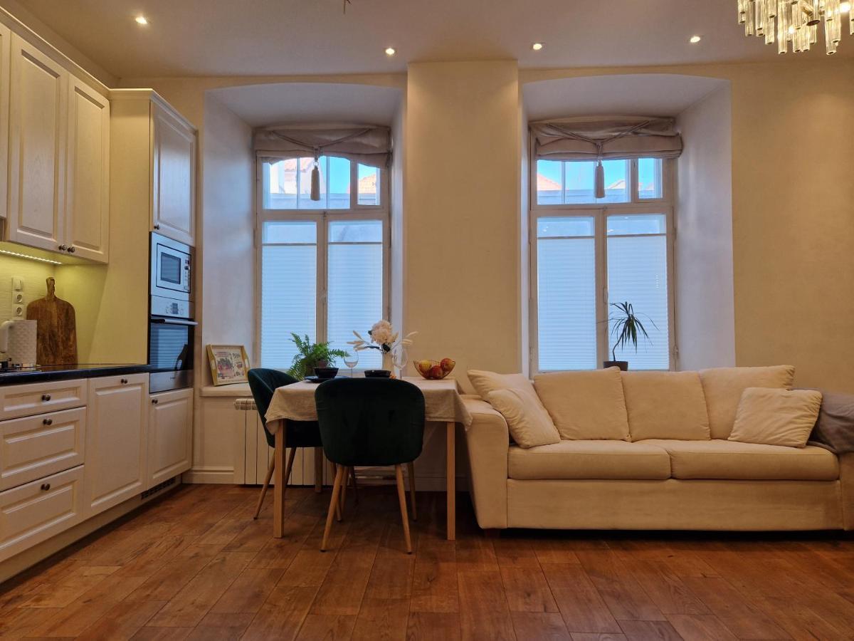 Lovely Apartment In Tallinn Old Town Exteriör bild