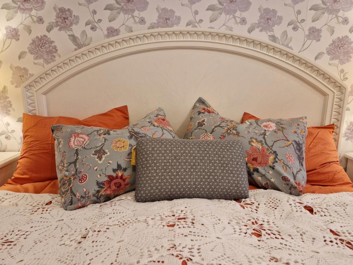 Lovely Apartment In Tallinn Old Town Exteriör bild
