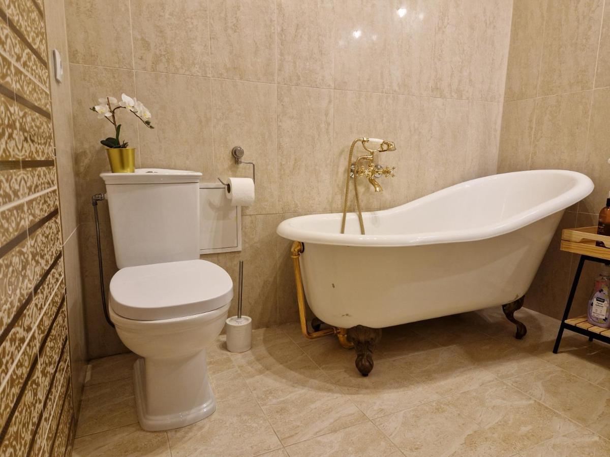 Lovely Apartment In Tallinn Old Town Exteriör bild